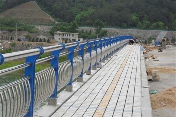 阳江不锈钢桥梁灯光护栏